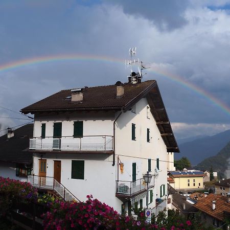 B&B Signora Elvira Capriana Esterno foto